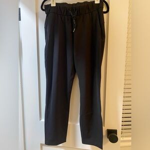 Lululemon On the Fly Pants. Size 6